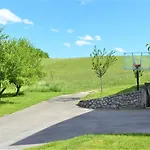 Na Meji Farm stay Pivka