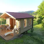 Na Meji Lantgård *