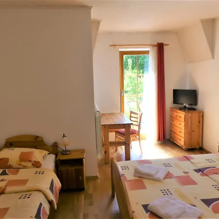 Lantgård Na Meji Pivka