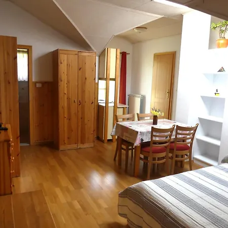 Farm stay Na Meji Pivka