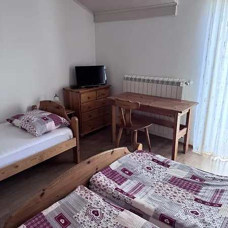 Na Meji Lantgård Pivka